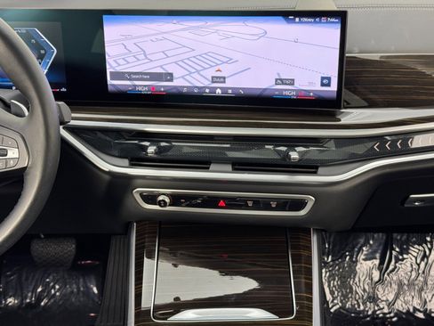 Used 2024 BMW X5 sDrive40i w/ Premium Package image 25