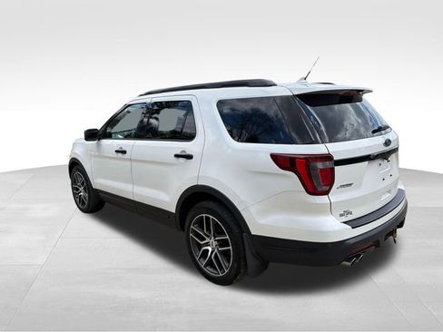 Used 2018 Ford Explorer Sport w/ Equipment Group 401A AWD/4WD image 5