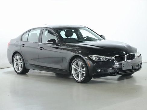 Used 2018 BMW 320i Sedan RWD image 11