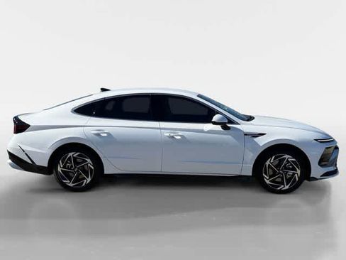 New 2026 Hyundai Sonata SEL FWD image 6