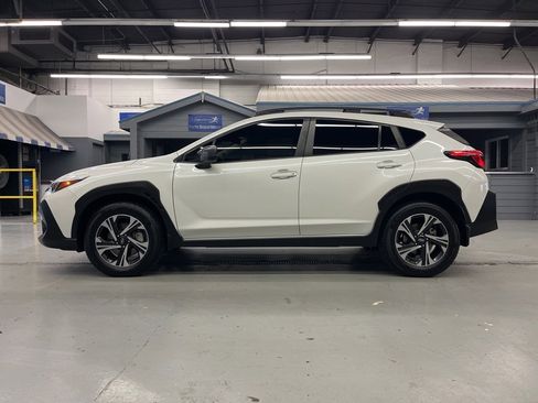 Certified 2024 Subaru Crosstrek 2.0i Premium image 4
