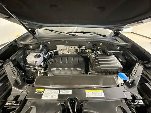 Used 2025 Volkswagen Atlas SE AWD/4WD image 36