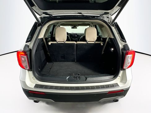 Used 2020 Ford Explorer Limited image 32
