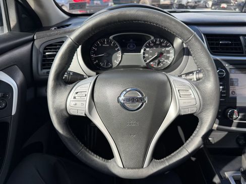 Used 2016 Nissan Altima 2.5 SV w/ Convenience Package FWD image 18