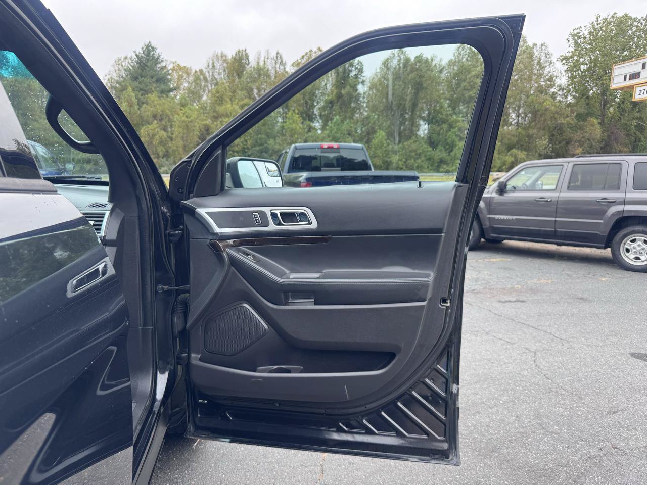 Used 2014 Ford Explorer Limited AWD/4WD image 14