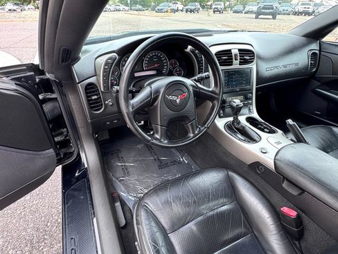 Used 2005 Chevrolet Corvette Coupe w/ Preferred Equipment Group RWD image 23