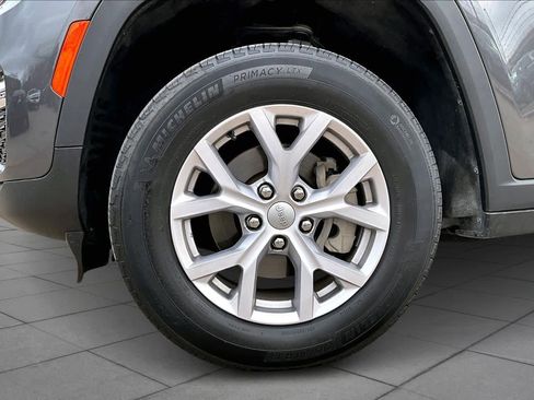 Used 2022 Jeep Grand Cherokee Limited image 11