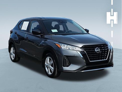 Used 2025 Nissan Kicks Play S image 1