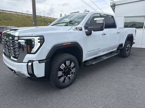 New 2026 GMC Sierra 2500 Denali AWD/4WD image 7