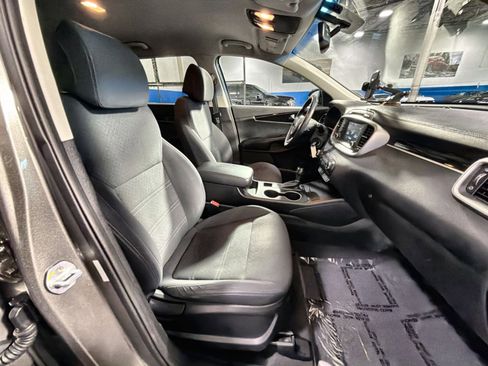 Used 2017 Kia Sorento LX w/ LX Convenience Package image 32
