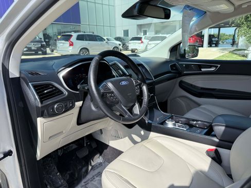 Used 2019 Ford Edge Titanium w/ Cold Weather Package AWD/4WD image 11