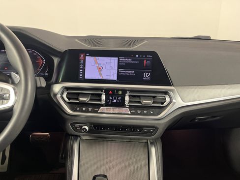 Used 2021 BMW M440i Convertible w/ Premium Package image 11