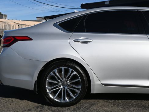 Used 2017 Genesis G80 3.8 RWD image 9