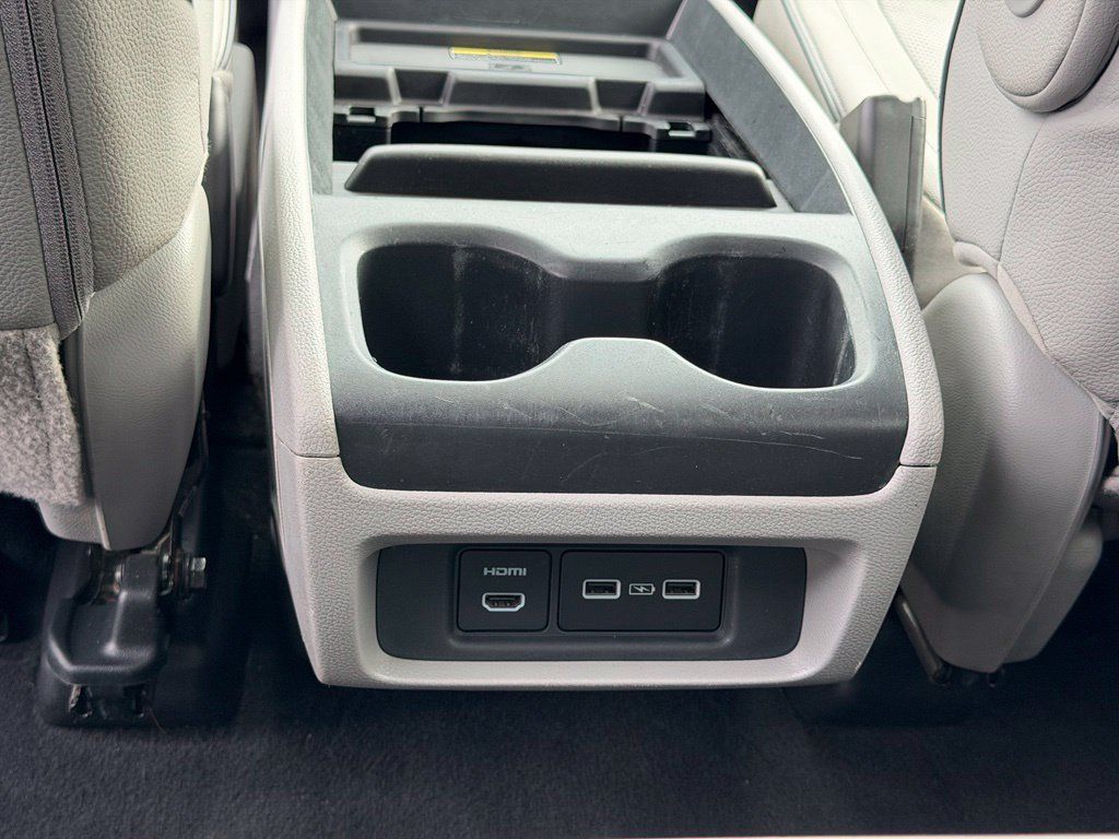 Used 2023 Honda Odyssey Elite image 20