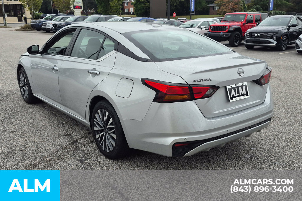 Used 2024 Nissan Altima 2.5 SV FWD image 9