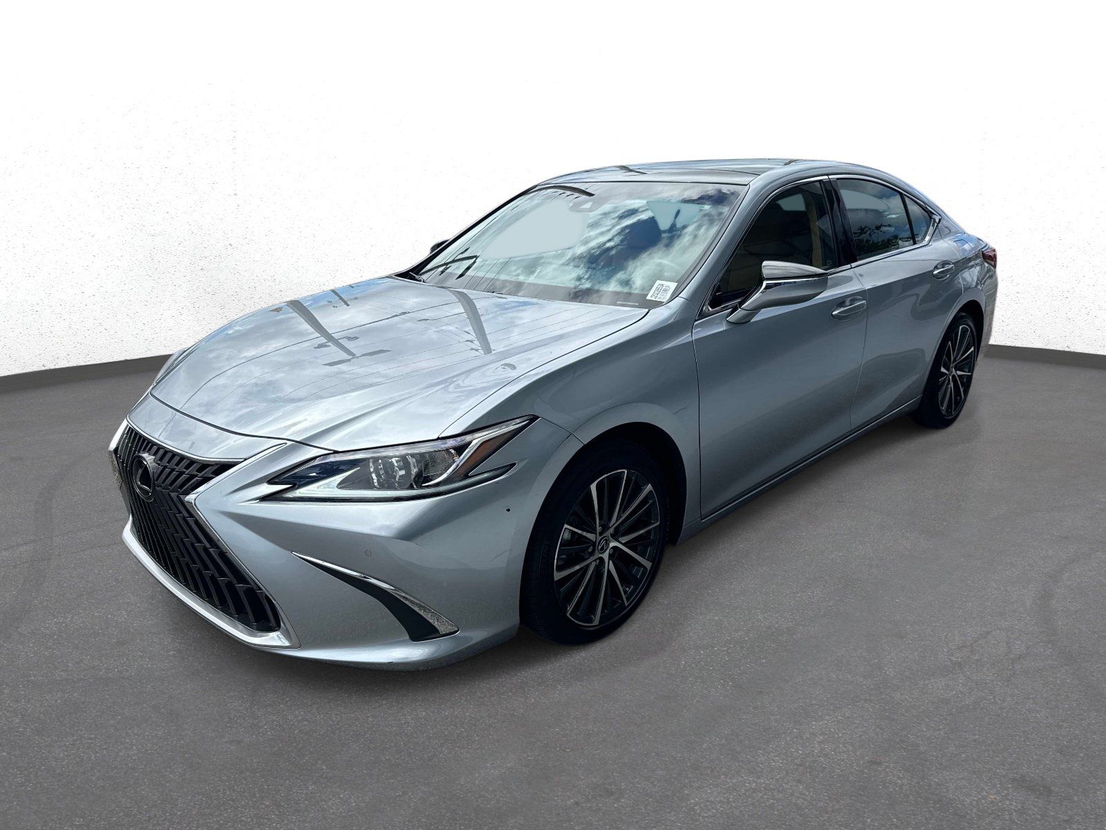 Used 2024 Lexus ES 350 w/ Premium Package FWD image 7