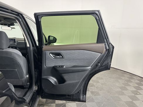 Certified 2023 Nissan Rogue SV image 36