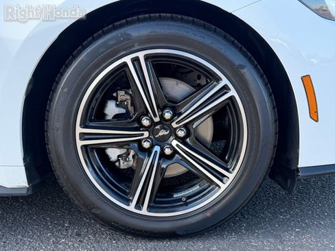 Used 2024 Ford Mustang Convertible image 10