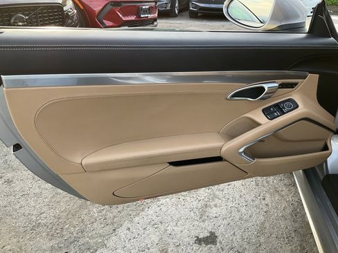 Used 2017 Porsche 718 Cayman S image 19