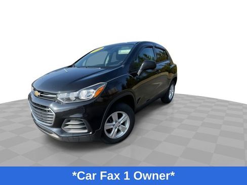 Used 2020 Chevrolet Trax LS w/ Tint and Cruise Package image 5