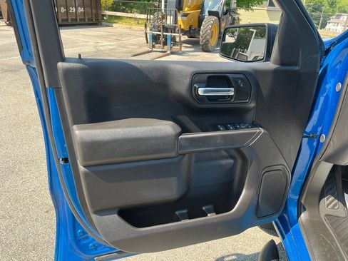 Used 2024 Chevrolet Silverado 1500 Custom w/ Turbomax Blackout Package AWD/4WD image 6