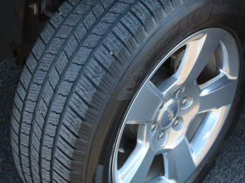 Used 2019 Chevrolet Tahoe LT image 12