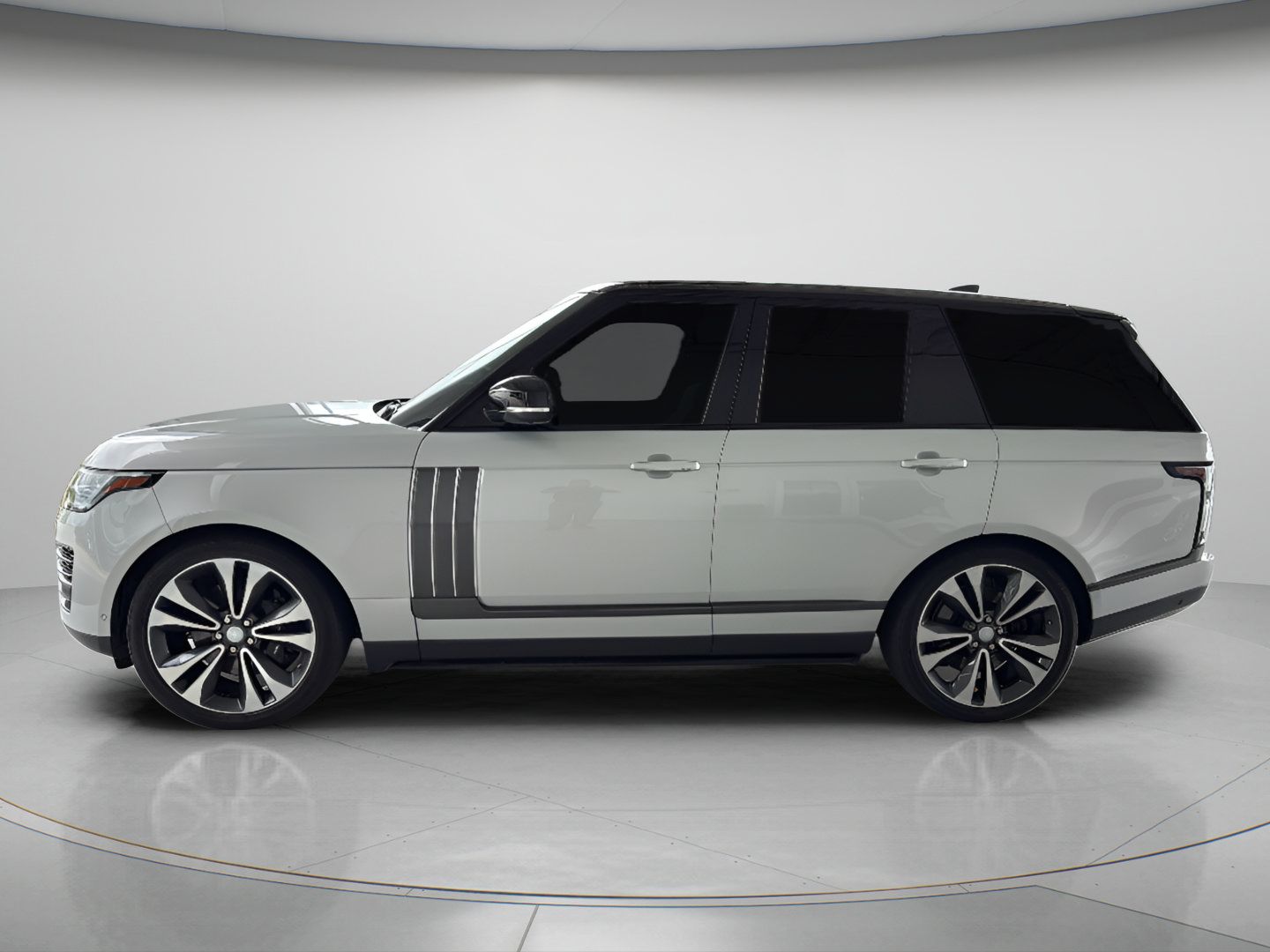 Used 2021 Land Rover Range Rover SV Autobiography Dynamic AWD/4WD image 2