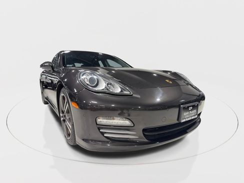Used 2011 Porsche Panamera 4 image 3