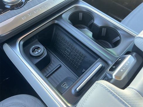 New 2025 Ford Expedition Max Platinum w/ Platinum Ultimate Package image 7