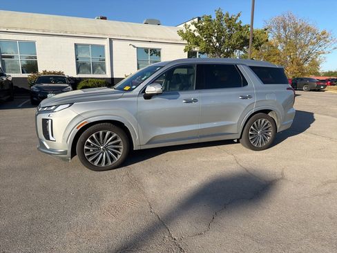 Used 2024 Hyundai Palisade Calligraphy image 8
