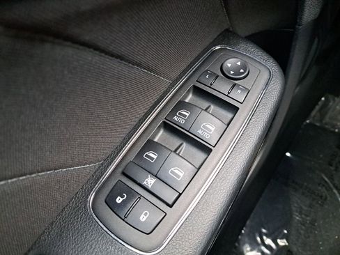 Used 2023 Dodge Charger SXT w/ Blacktop Package image 25