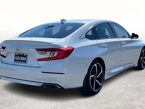 Used 2018 Honda Accord Sport image 2