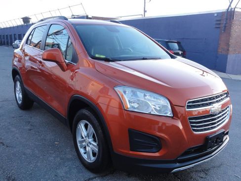 Used 2015 Chevrolet Trax LT w/ LT Plus Package AWD/4WD image 2