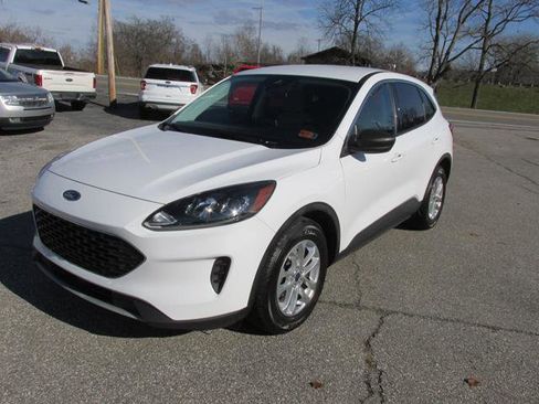 Used 2022 Ford Escape SE image 1