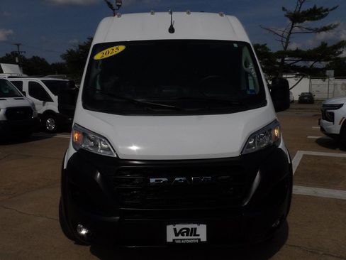 Used 2025 RAM ProMaster 2500 w/ Convenience Group FWD image 5