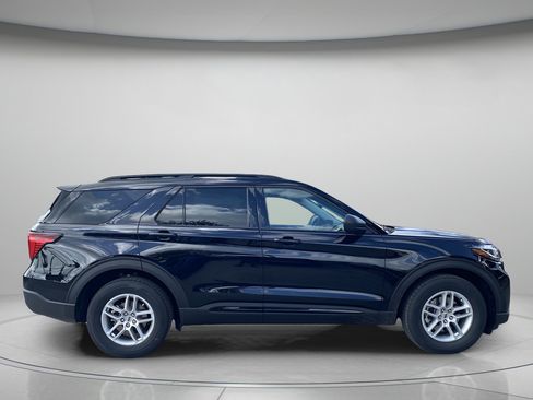 New 2026 Ford Explorer Active w/ Active Comfort Package RWD image 2