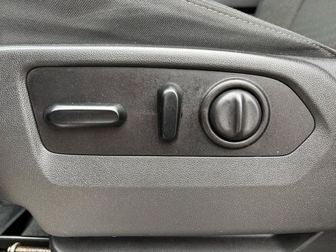 Used 2020 Chevrolet Silverado 1500 LT w/ All-Star Edition image 29