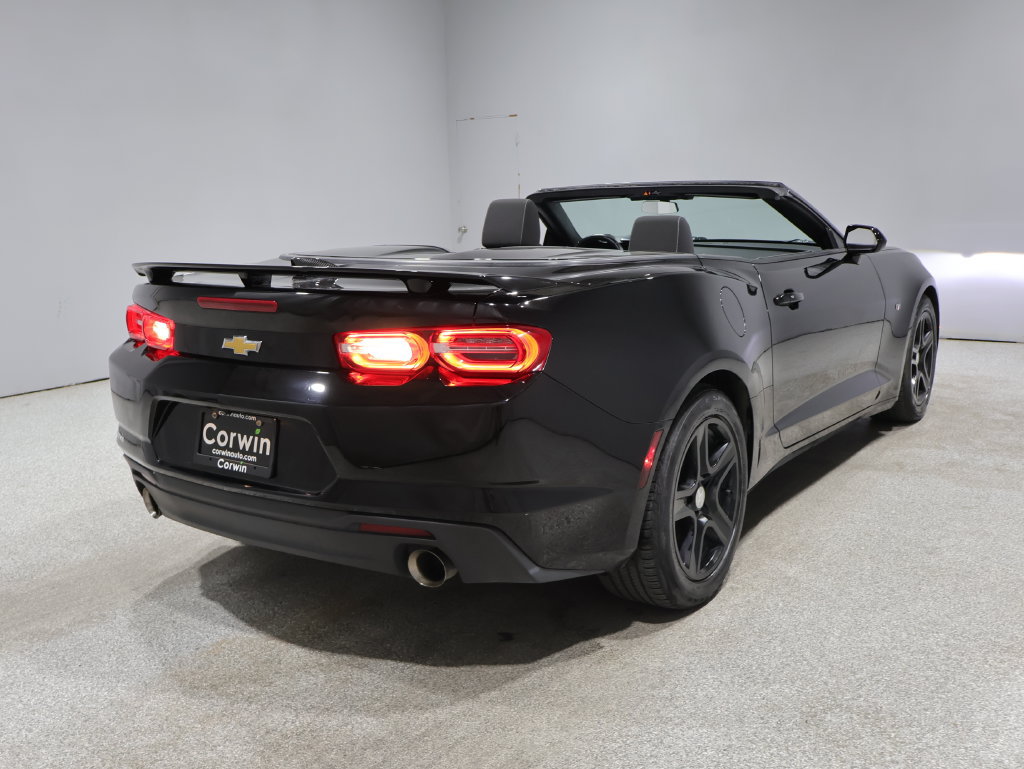 Used 2023 Chevrolet Camaro LT RWD image 10