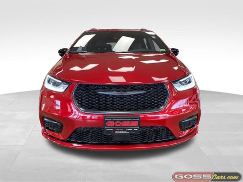 New 2026 Chrysler Pacifica Select image 2