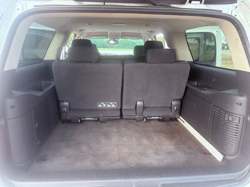 Used 2013 Chevrolet Suburban LS RWD image 36