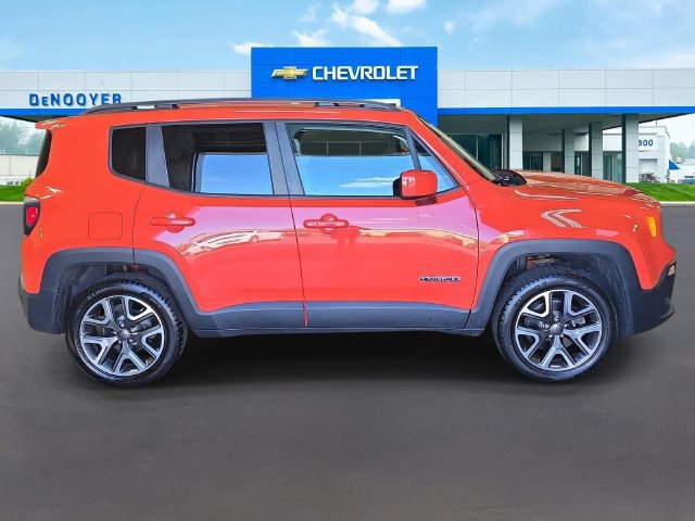 Used 2017 Jeep Renegade Latitude w/ Cold Weather Group AWD/4WD image 6