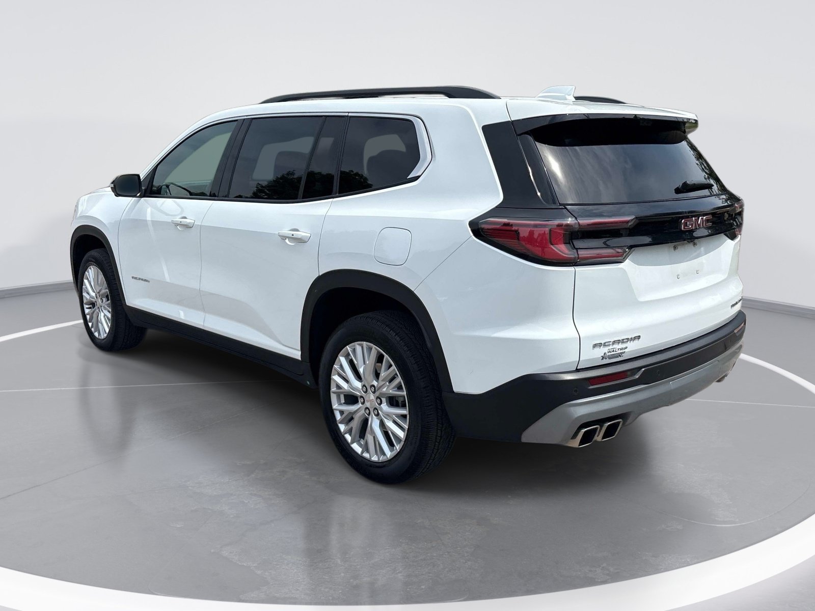 Used 2026 GMC Acadia Elevation w/ Elevation Premium Package FWD image 6