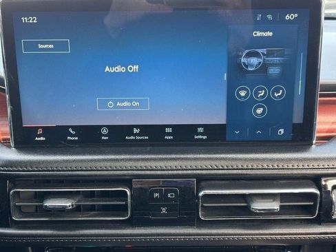 Used 2022 Lincoln Nautilus Reserve image 13