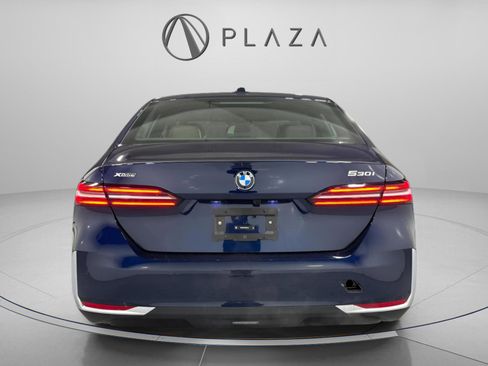 New 2026 BMW 530i xDrive w/ Premium Package image 5