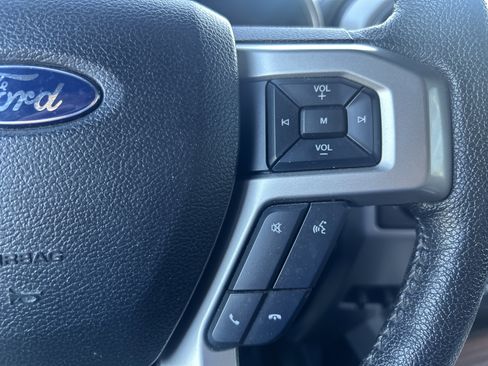 Used 2015 Ford F150 Lariat w/ Equipment Group 502A Luxury AWD/4WD image 18