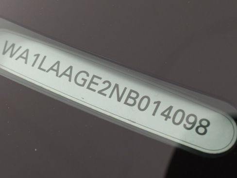 Used 2022 Audi e-tron Premium Plus w/ Premium Plus Package image 81