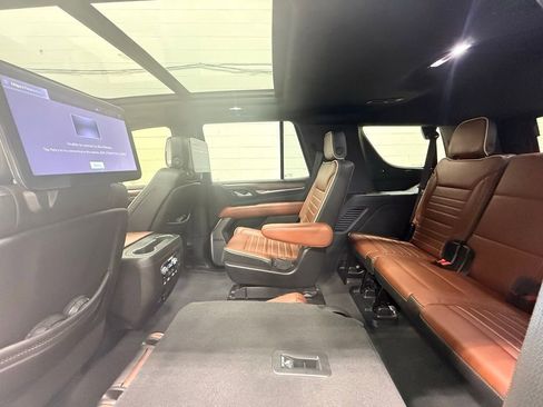 Used 2023 GMC Yukon Denali Ultimate image 33