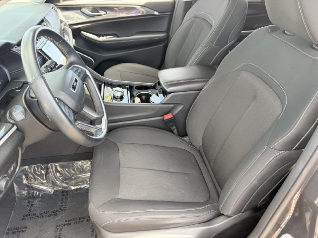 Used 2022 Jeep Grand Cherokee Laredo w/ Luxury Tech Group I AWD/4WD image 20