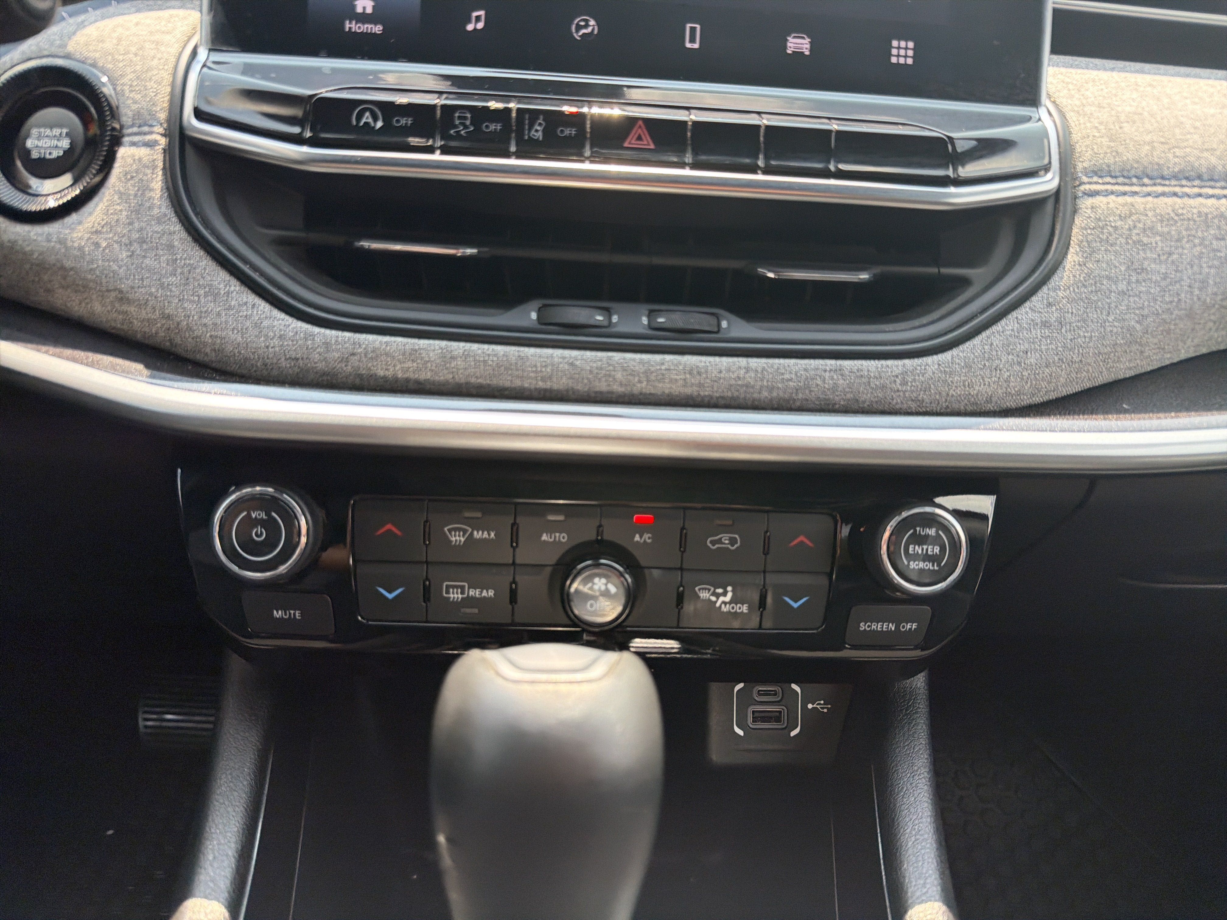 Used 2023 Jeep Compass Latitude w/ Convenience Group AWD/4WD image 22