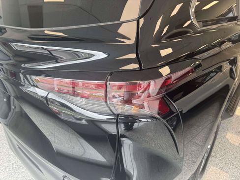 Used 2026 Toyota Sienna LE FWD image 10